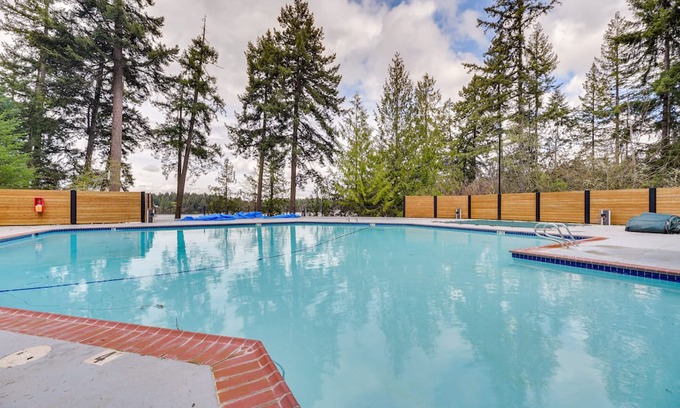 McKenna House | Incredible Home w/ Hot Tub, Bar & Clear Lake View!