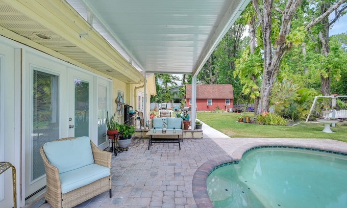 Lutz House | Single-Story Home w/ Pool + Yard ~ 14 Mi to Tampa!