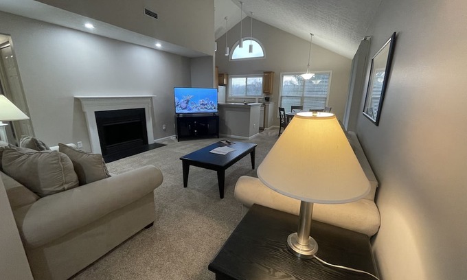 Dublin Apartment | H-U-G-E furnished apartment in Dublin!