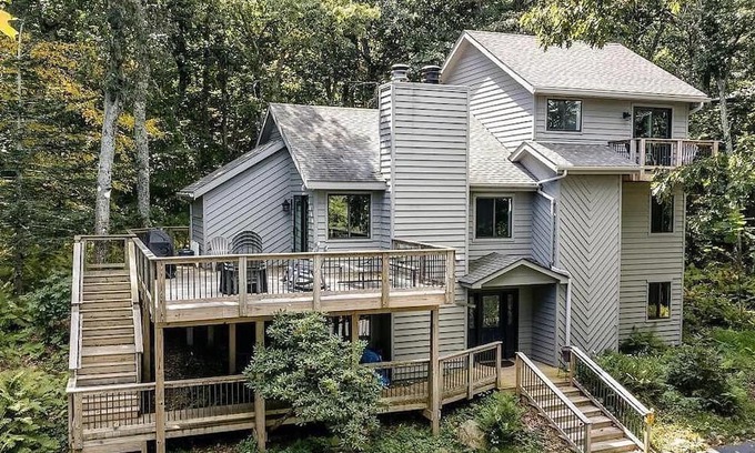 Nellysford House | Bull City Bungalow with Wintergreen Advantage