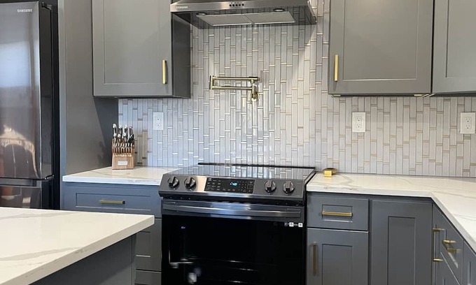 Bellevue House | Charming 4-bedroom house in the fabulous Bellevue borough of Pittsburgh