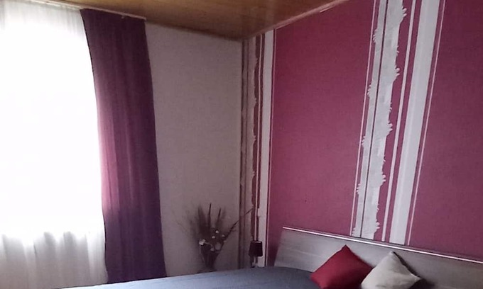 Rugendorf Apartment | Gemütliche neu Renovierte 80 m2 Ferienwohnung, Auch für Monteure