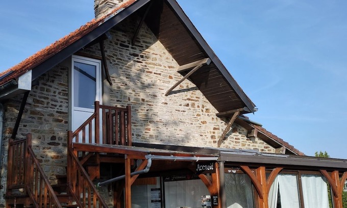 Moncy Apartment | Studio Équipé au Sein D'une Fermette