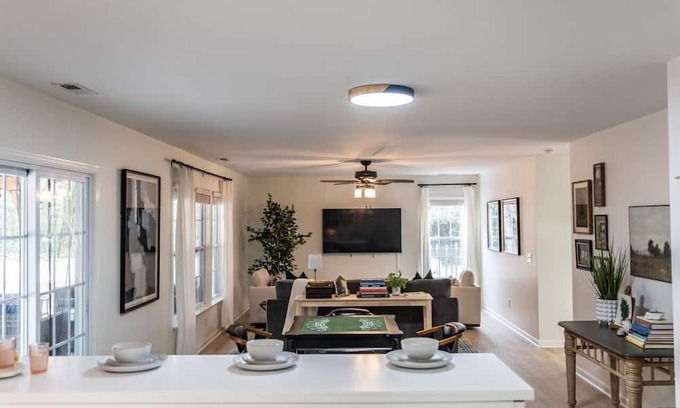 West End House | Equestrian Retreat in West End