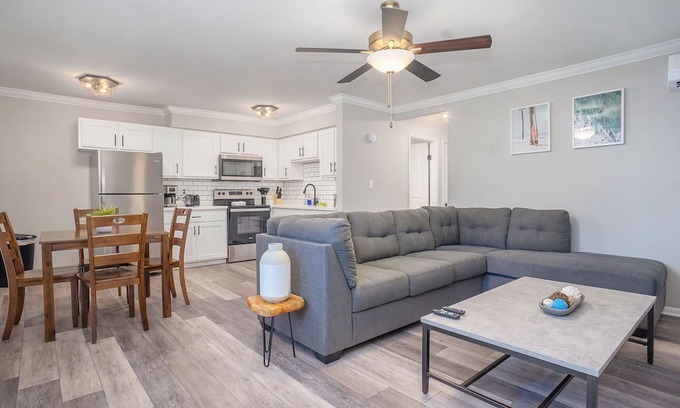 Bayview Apartment | Hillside Cove - Anchor Suite