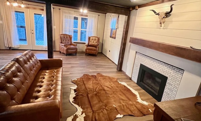 Sharpsburg Cabin | Cozy 2-bedroom cabin on beautiful Burr Oak Lake