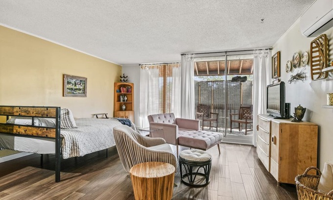 Diamondhead Condo | Luxury Diamonhead studio - walk to pool tennis/pickle ball, club restaurant