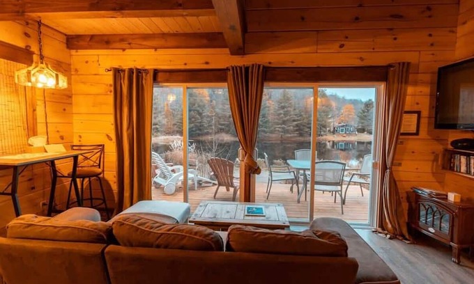 Pointe-au-Chene Ski Chalet | Refuge / SPA Privé / Bord du lac