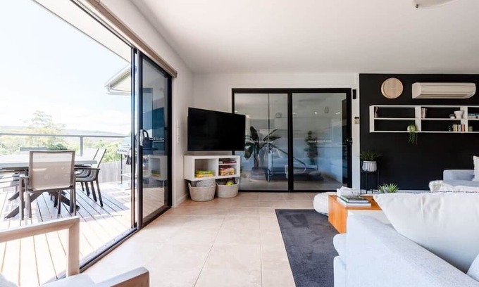 Hadspen Apartment | Hadspen Riverview Retreat: Waratah House