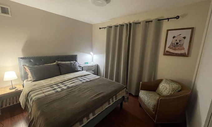 Bonita House | Near Claremont La Verne College near highways 10 57 210 memory foam Queen's bed