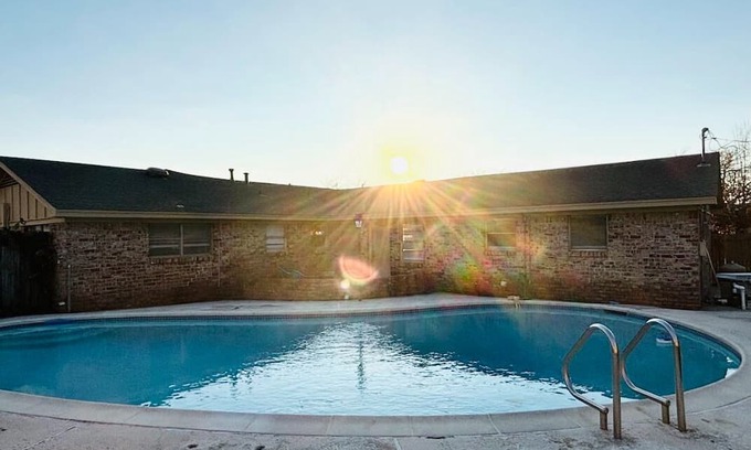 North Richland Hills House | North Richland Hills Getaway 3br 2ba home w/pool