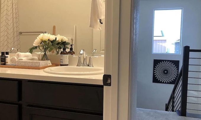 Elk Grove House | Newly private home - Central Elk Grove