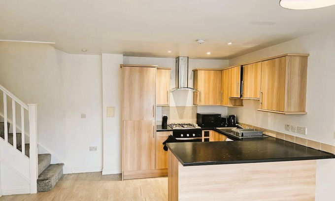 Basildon House | Impeccable 2-Bed House in Basildon
