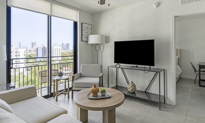 Overtown Apartment | Modern Apartment in Prime Location (ID1402X307)