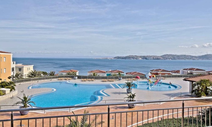 Crveni Vrh Apartment | Holiday apartment with air conditioning, internet and private parking space