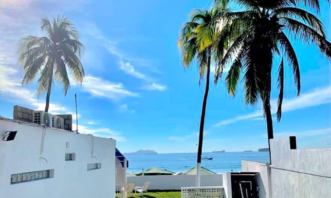 Peninsulas de Santiago House | Casa Miramar