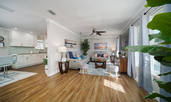 Orange Park House | Charm &Cozy Home Pool Heated