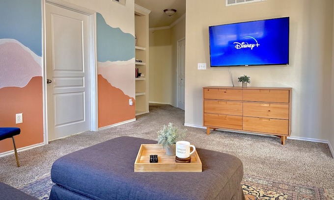 Sherman Apartment | Spacious Sunset Getaway w/ hot tub/gym/pool in an amazing centralized location