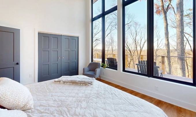 Westminster House | The Hilltop Hideaway at Lake Hartwell