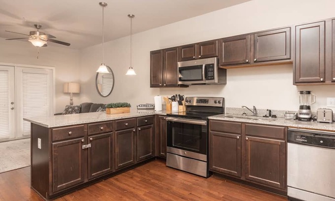 Starkville Condo | Game Day! .5M to Stadium The Peabody-236