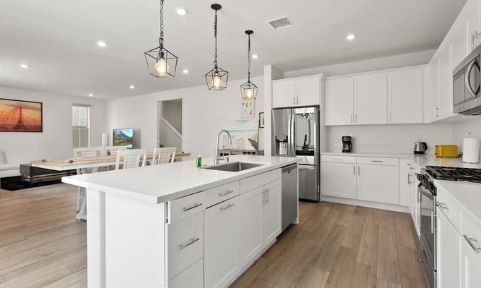 Rialto House | The Castle on Pinewood Ave #41514