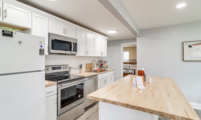 Farmington Hills House | Farmington Hills Vacation Rental, 20 Mi to Detroit