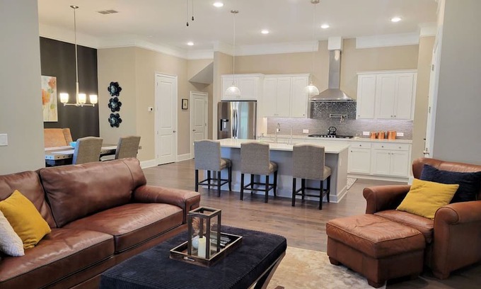 Woodstock House | Lovely new home in a quiet gated community within 1 mile from Downtown Woodstock