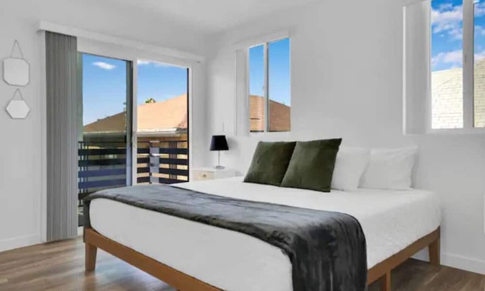 Vernon House | Chic DTLA home near LA Live