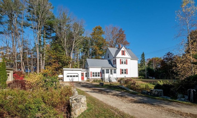 York House | "Salty Dog" True Vacation Charmer, extensive updates ready for summer fun!