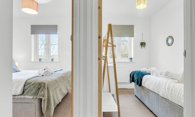 Brackley House | 3-bed House in Brackley* Contractors *Relocations