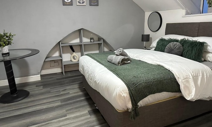 Newport Apartment | Studio Flat in Newport - Close to City Centre