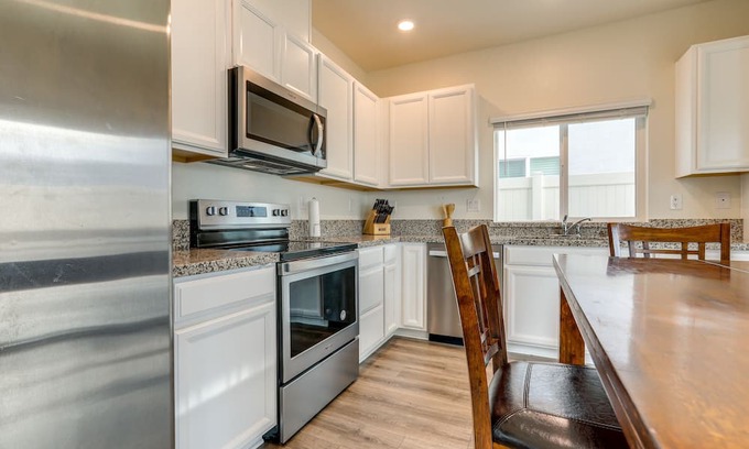 South Natomas House | Sacramento Vacation Rental ~ 7 Mi to Downtown!