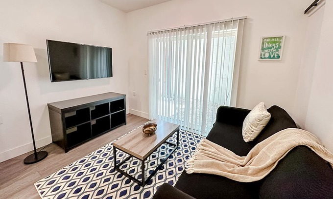 Downtown Springfield Apartment | Sleepover: Intimate 1BD/1BA Downtown Springfield