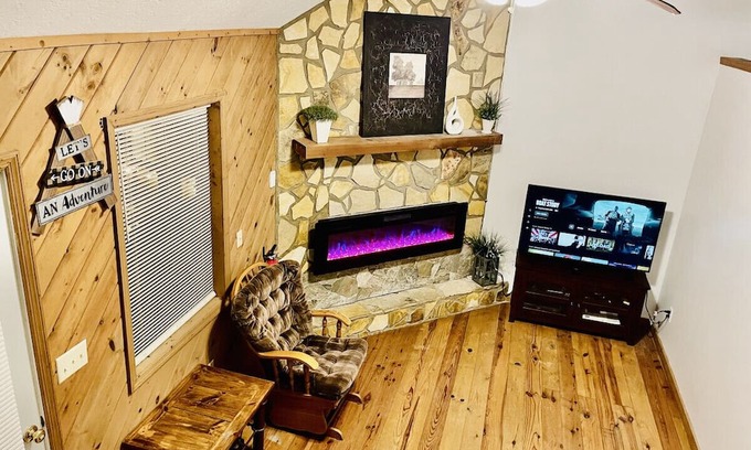 Blairsville Cabin | Cozy Cabin, Fireplace