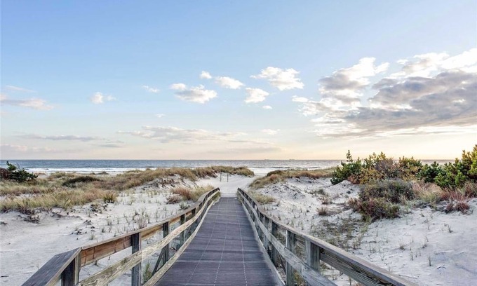 Lido Beach House | Water View Beach House with roof top deck and private beach
