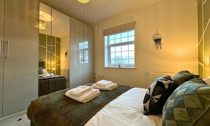 Doncaster Apartment | Stylish Serviced Apartment - Near City Centre