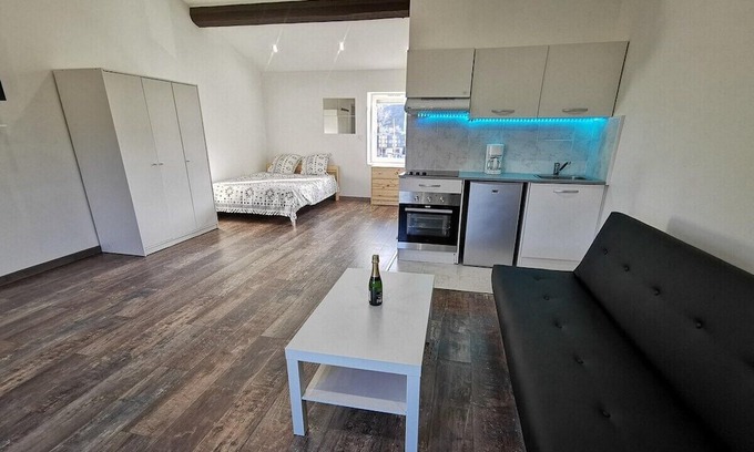 Chasse-sur-Rhone Apartment | Suite Détente, Ô Bon Temps