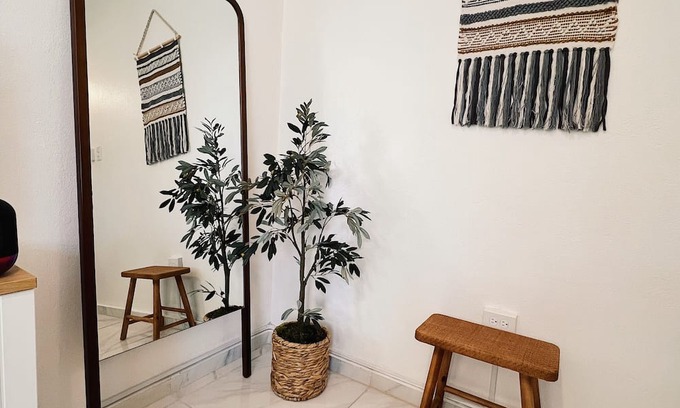 Ponce House | Modern, Stylish & Great Location
