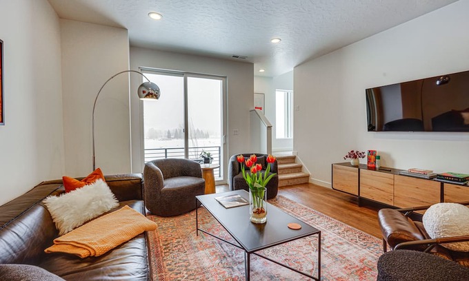 Mountain Green House | Modern Mountain Green Townhome Near Ski Resorts!