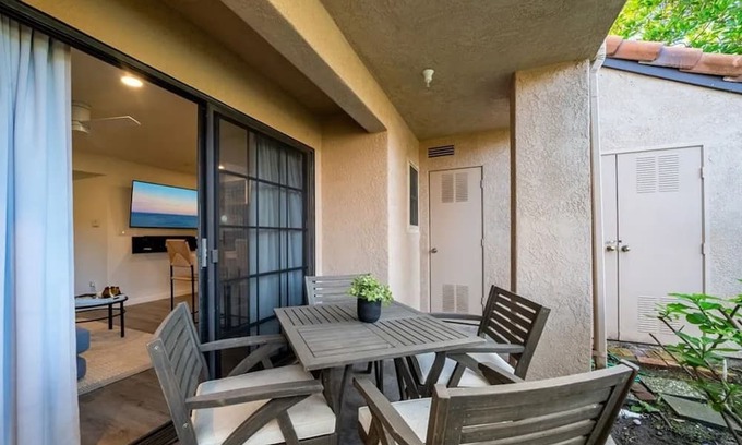 Rancho Mission Viejo Condo | Cozy condo near town & beach with full kitchen.