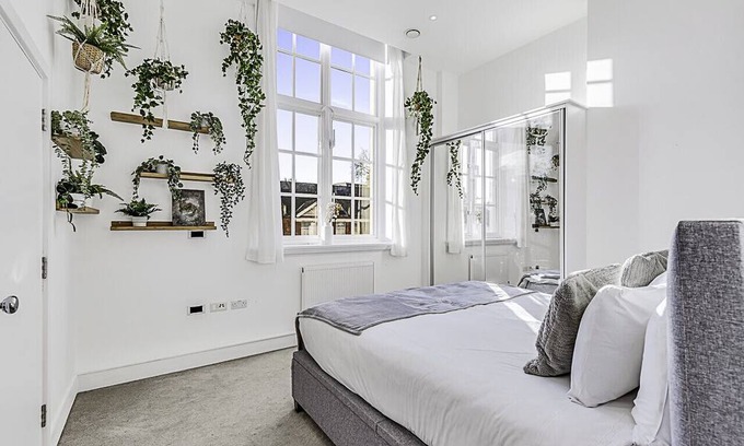 Southfield Apartment | Vibrant 2-Bed Flat: Acton's Best Stay!