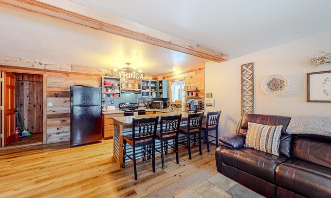 New Meadows House | Alpine home with private hot tub, fireplace, & W/D - near skiing