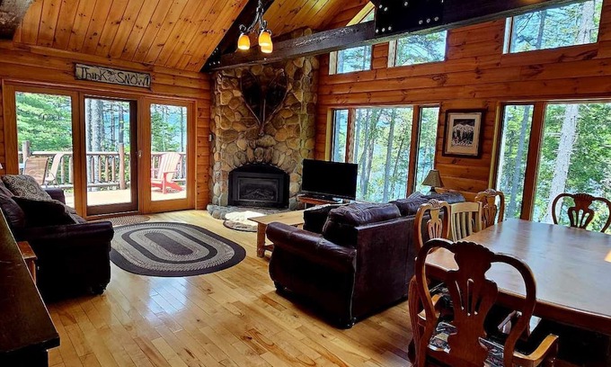Greenville Cabin | Waterfront log cabin with rustic luxury in the Moosehead Lake region