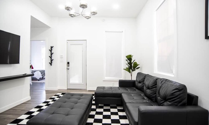 Windsor Park House | Jefferson House near Downtown Indy