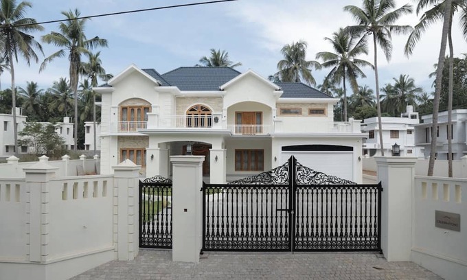 Thalassery House | 4 Bedroom colonial house near Kannur airport. 15 minutes drive from the airport.