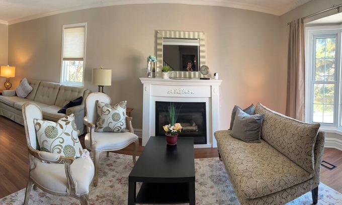 Barrie House | Cozy Home away from home! Spacious 3 bedrooms, 2 1/2 bath house.