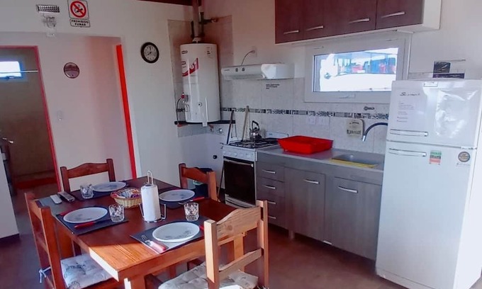 Macrozona Meseta Cerro Calafate Cabin | Cabaña Completa Ideal Para Grupos 5 Minutos Caminando del Centro de El Calafate!