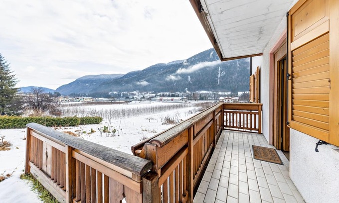 Croviana Apartment | Apartment "Casa Bluesky" with Mountain View, Private Garden & Wi-Fi