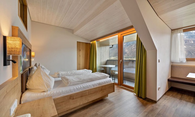 Terlano Apartment | Apartment 'Residence Egger Apt B' with Mountain View, Wi-Fi and Air Conditioning