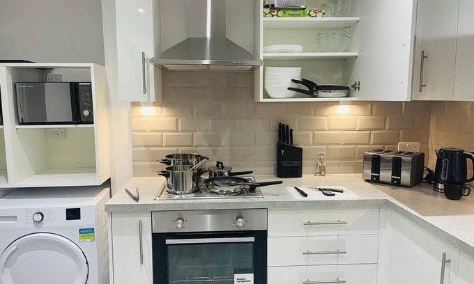 Upper Clapton Apartment | Hackney Studios by Sleepy - Studio Flat 1